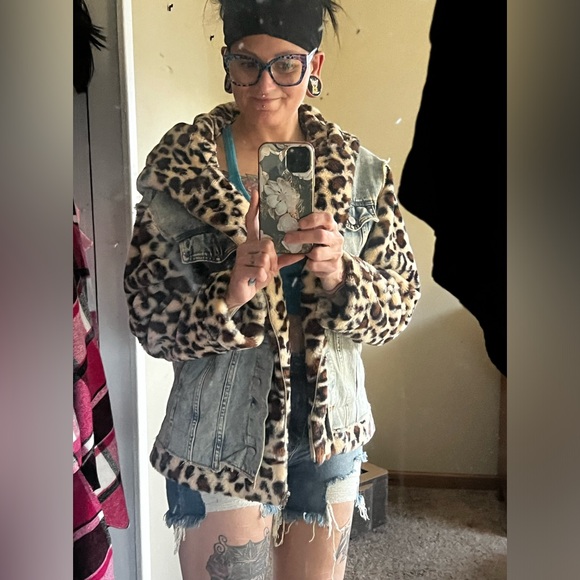 Booje (faux fur) Leopard print , Denim Jean jacket - Picture 2 of 5